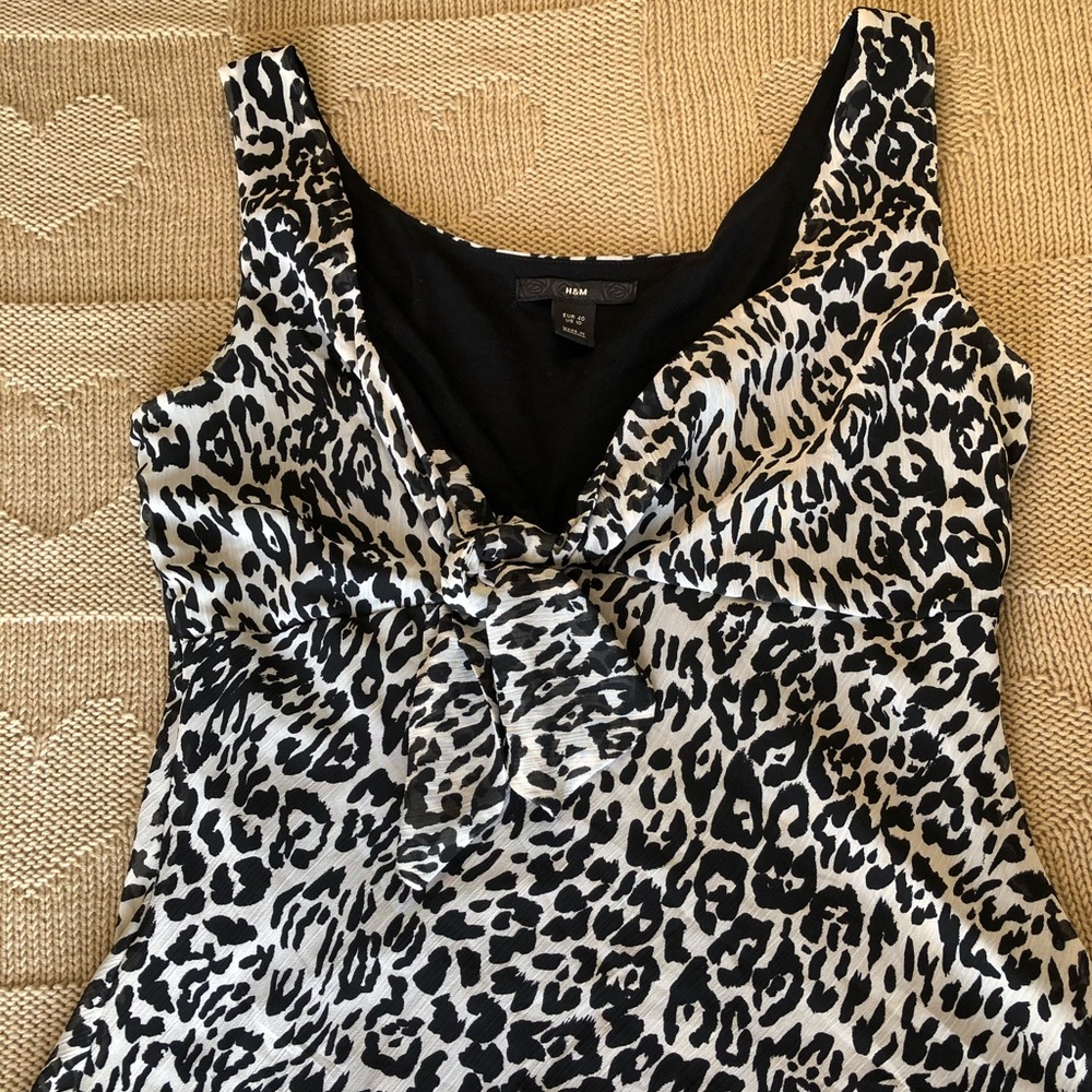 H&M White and Black Leopard Print Top